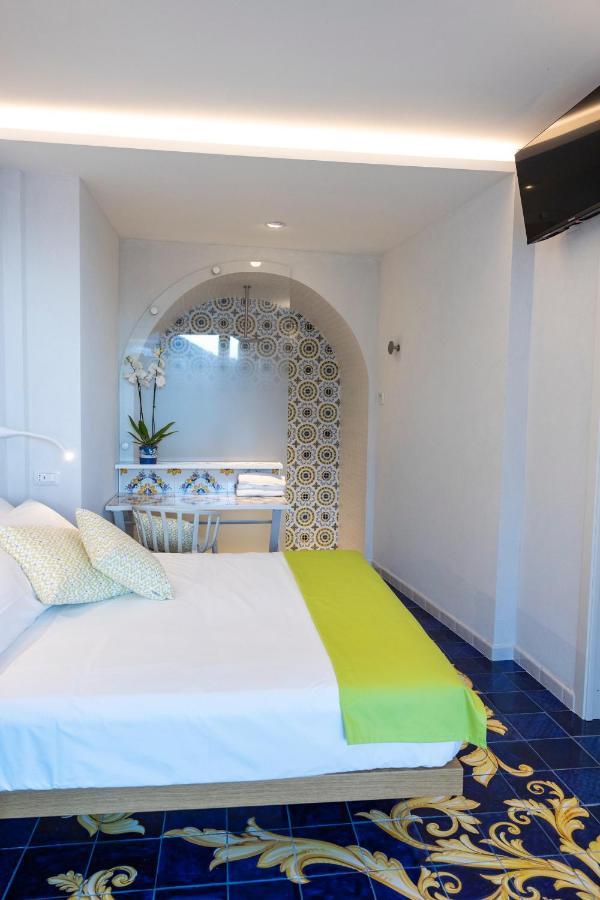 Decori Suites Amalfi Coast - Free Parking Vietri Exterior foto